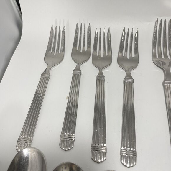 Lot Of 20 Wallace Chardonnay 18/8 Stainless Flatware Classic Ribbed Fork Spoon - Picture 2 of 9